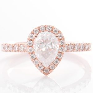 8 Tips to Buy a Perfect Engagement Ring
