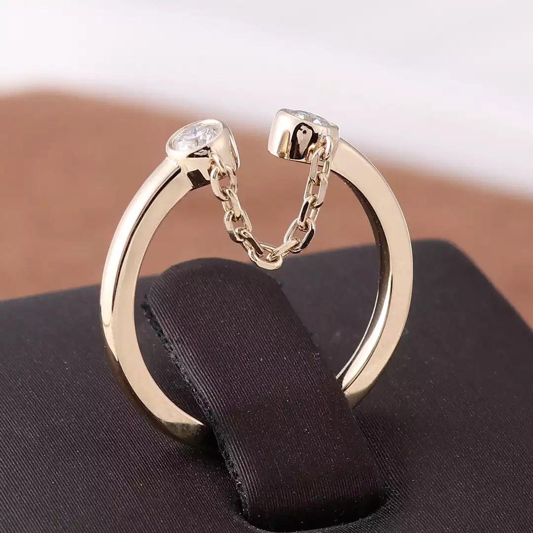 Chic Moissanite Chain Link Ring: A Modern Twist on Classic  display picture 1