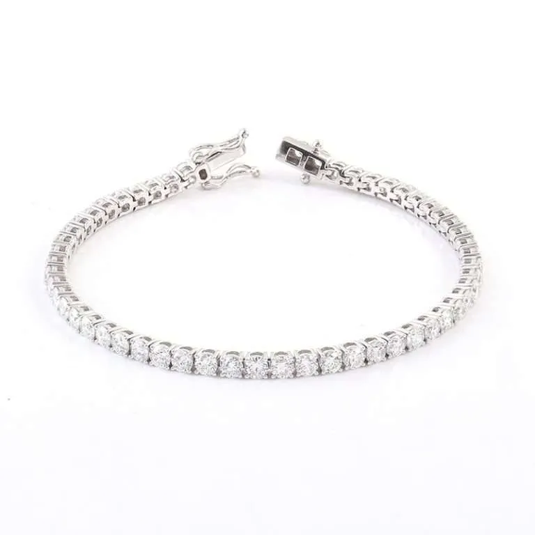 Timeless Treasur eElegant Round Cut White Gold Moissanite Bracelet