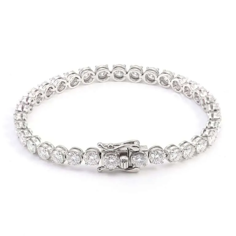 Exquisite Round Cut White Gold Moissanite Bracelet