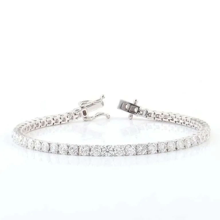 Timeless Treasur eElegant Round Cut White Gold Moissanite Bracelet