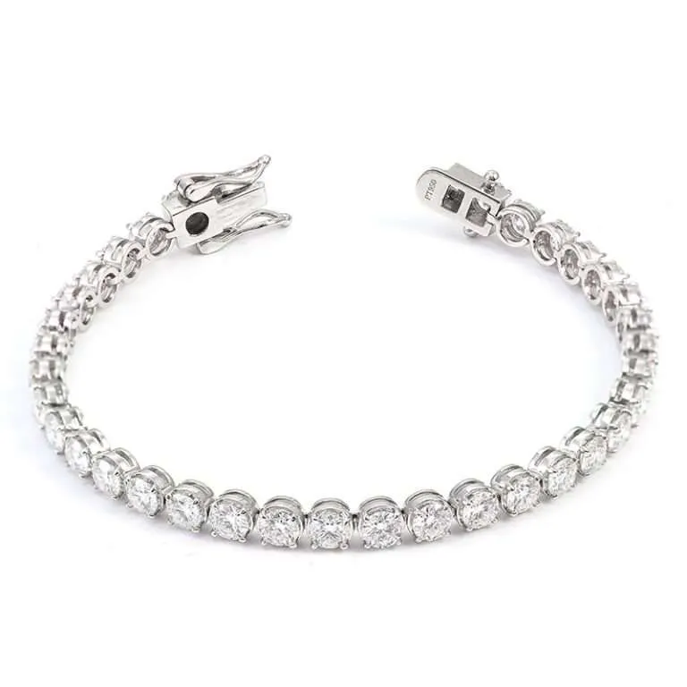 Exquisite Round Cut White Gold Moissanite Bracelet