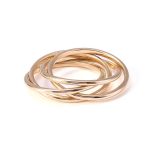 Enchanting Yellow Gold Interlocking Rings