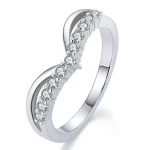 Moissanite Wave-Shape​ Ring | Continuous Round Moissanite Band with Ergonomic Curvature Design​